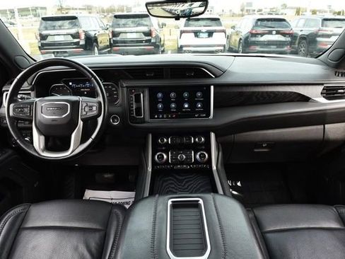 Used 2021 GMC Yukon Denali w/ Denali Premium Package image 7