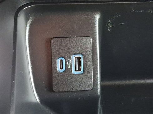 Used 2023 Ford F150 XLT image 26