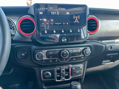 Used 2023 Jeep Gladiator Sport AWD/4WD image 30