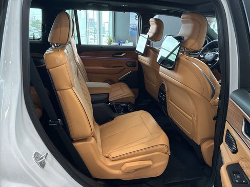 New 2026 Jeep Grand Cherokee L Summit w/ Obsidian Package image 24