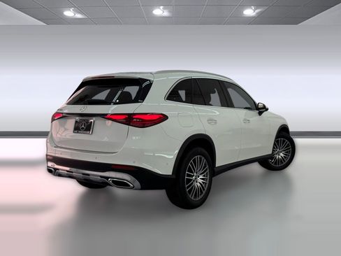 Used 2026 Mercedes-Benz GLC 300 image 8