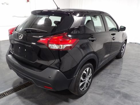 Used 2020 Nissan Kicks S FWD image 4