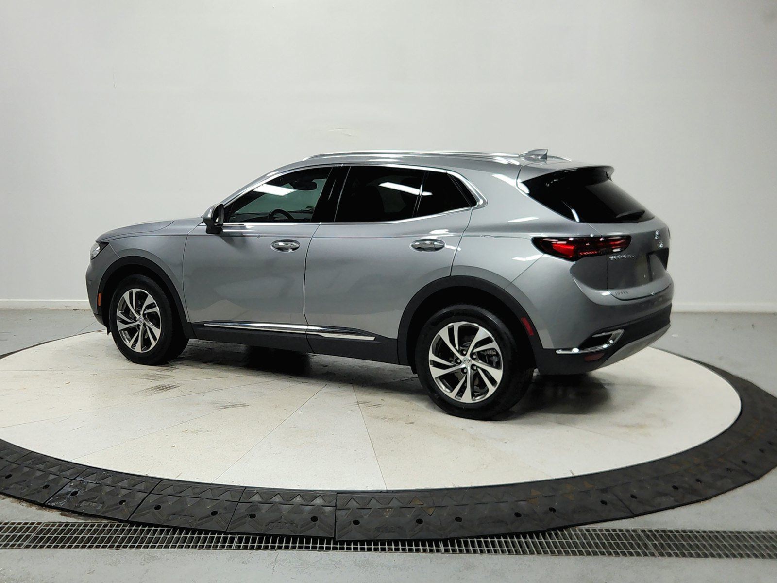 Used 2023 Buick Envision Essence w/ Technology Package I FWD image 6
