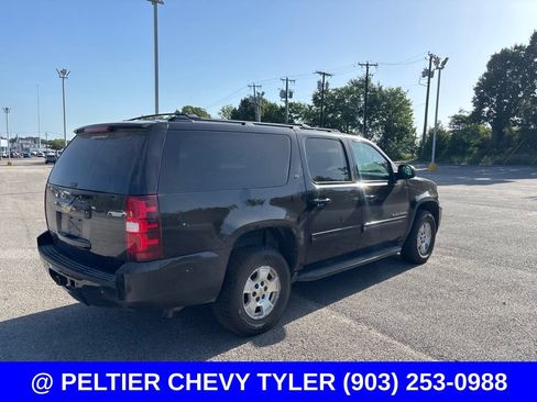 Used 2013 Chevrolet Suburban LT w/ Luxury Package AWD/4WD image 7