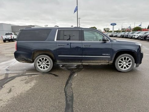 Used 2019 GMC Yukon XL Denali w/ Open Road Package AWD/4WD image 12