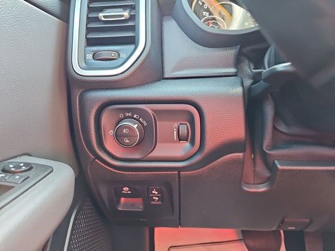 Used 2022 RAM 1500 Big Horn AWD/4WD image 29