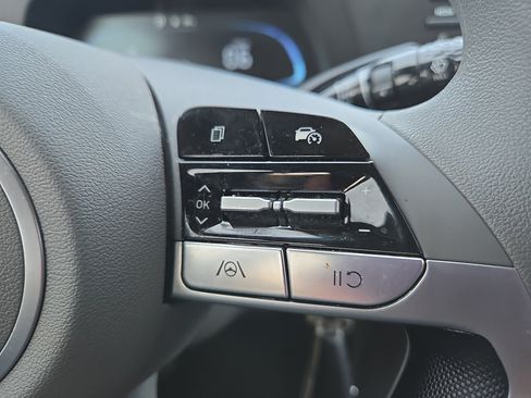 Certified 2024 Hyundai Elantra SE FWD image 14