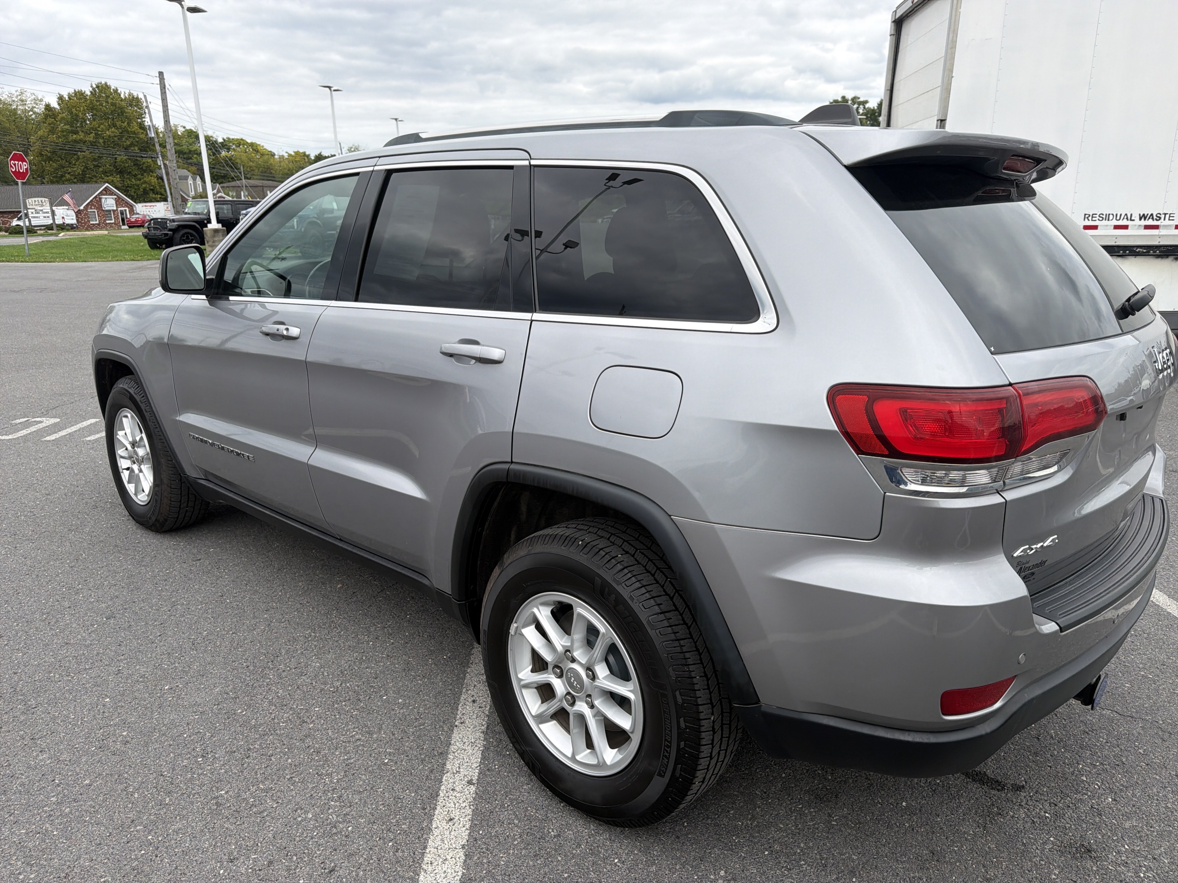 Used 2020 Jeep Grand Cherokee Laredo AWD/4WD image 6