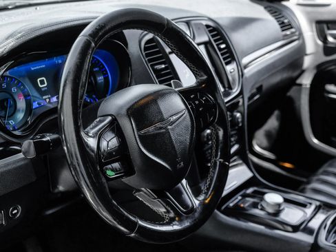 Used 2019 Chrysler 300 S RWD image 23