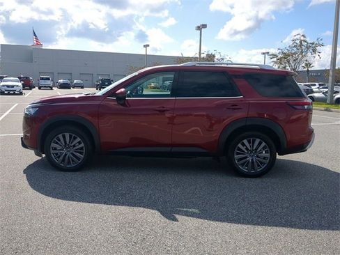 Used 2023 Nissan Pathfinder SL w/ SL Premium Package image 7