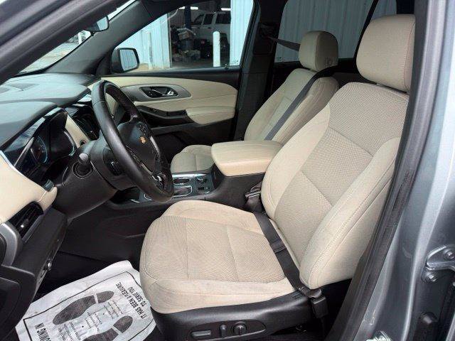 Used 2023 Chevrolet Traverse LT w/ LPO, Cargo Package AWD/4WD image 8