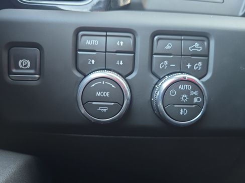 Used 2026 GMC Sierra 2500 AT4 AWD/4WD image 25