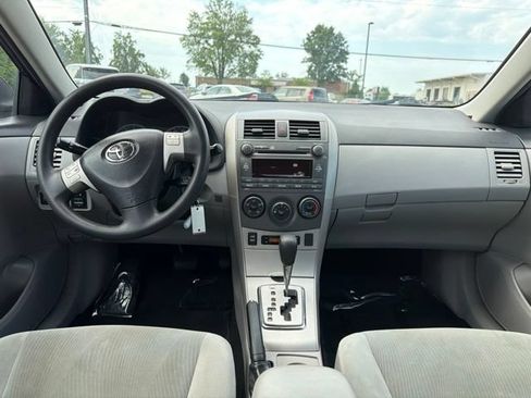Used 2011 Toyota Corolla LE FWD image 7