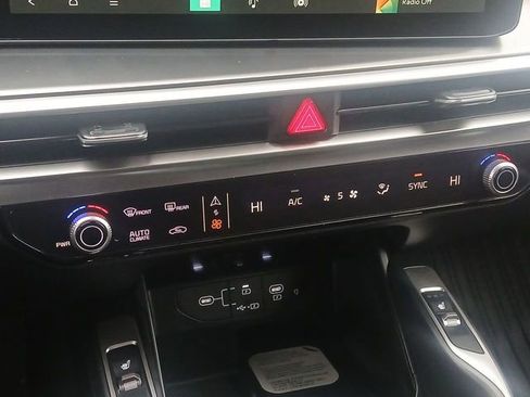 New 2026 Kia Sorento S w/ S Panoramic Sunroof Package FWD image 18