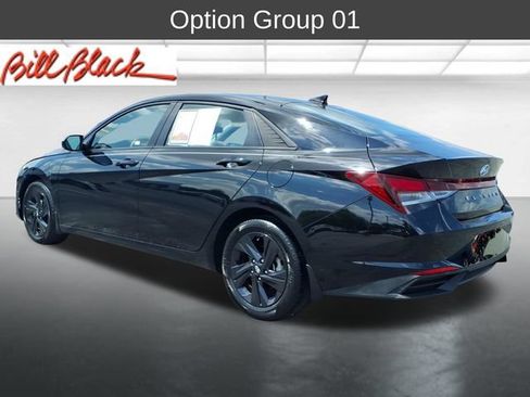 Used 2023 Hyundai Elantra SEL FWD image 3