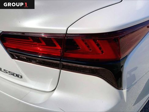 Certified 2021 Lexus LS 500 w/ Accessory Package (Z2) RWD image 30