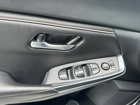 Used 2024 Nissan Sentra SR w/ Lighting Package FWD image 14