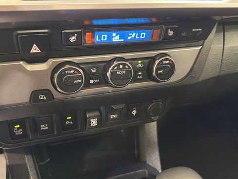 Used 2022 Toyota Tacoma Limited w/ Nightshade Package RWD image 18