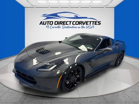 Used 2018 Chevrolet Corvette Stingray Coupe w/ Carbon Flash Badge Package RWD image 29