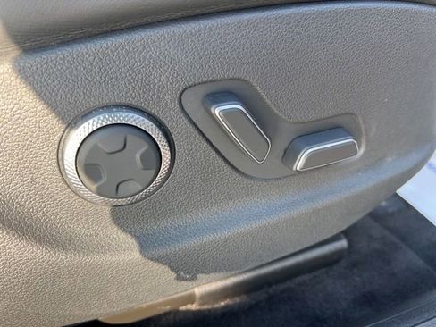 Used 2023 Genesis G80 image 37