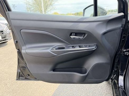 New 2025 Nissan Versa SV w/ Trunk Package FWD image 14