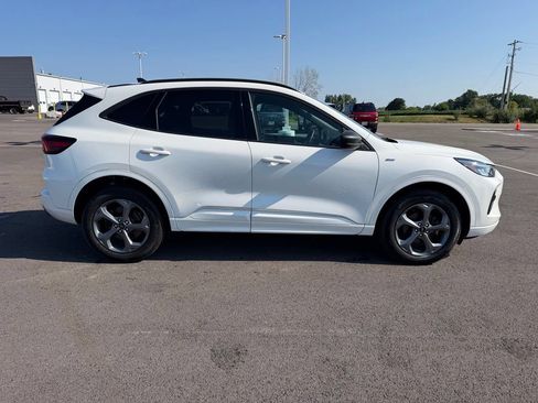 Used 2024 Ford Escape ST-Line w/ Tech Pack #1 AWD/4WD image 4