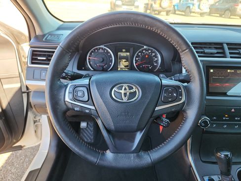 Used 2016 Toyota Camry XLE image 16