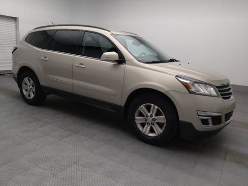 Used 2017 Chevrolet Traverse LT w/ Style and Technology Package FWD image 11
