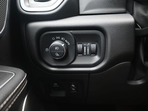 Used 2023 RAM 1500 Laramie AWD/4WD image 19