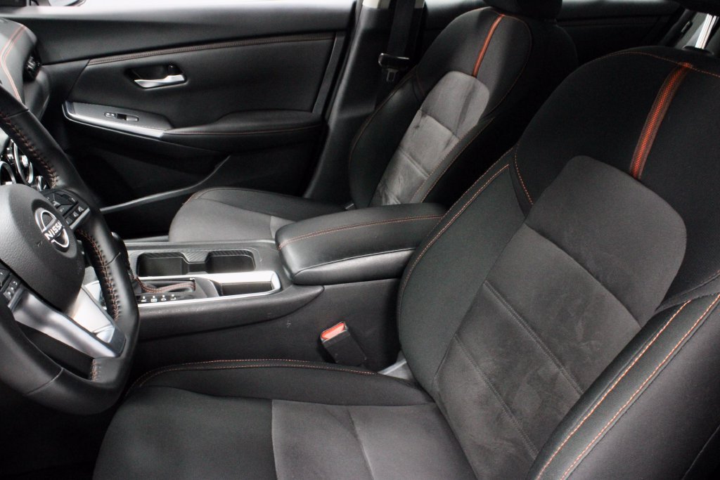 Certified 2025 Nissan Sentra SR FWD image 24