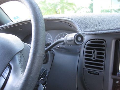 Used 2003 Ford F150 XLT RWD image 29