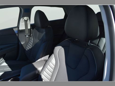 New 2026 Hyundai Elantra Limited FWD image 27
