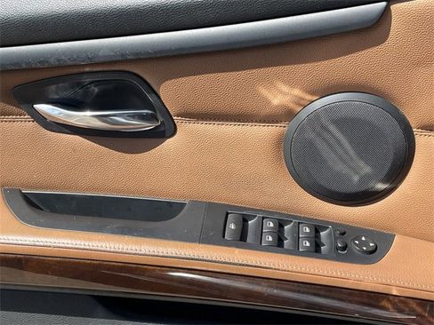 Used 2012 BMW 328i Convertible image 20
