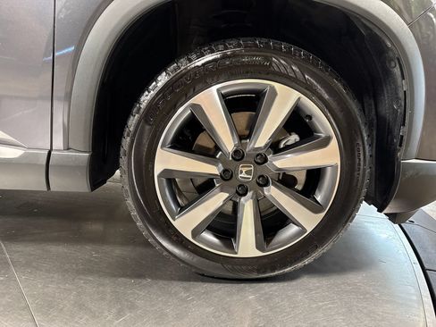 Used 2025 Honda Pilot Touring image 14