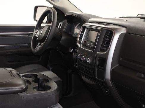 Used 2024 RAM 1500 Classic SLT image 27