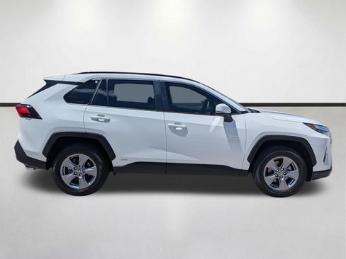 Used 2024 Toyota RAV4 XLE AWD/4WD image 3