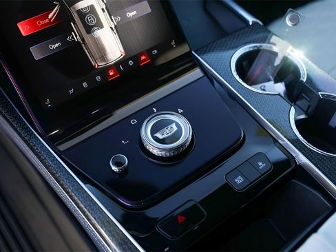 Certified 2025 Cadillac Escalade V w/ LPO, ONYX Package image 19