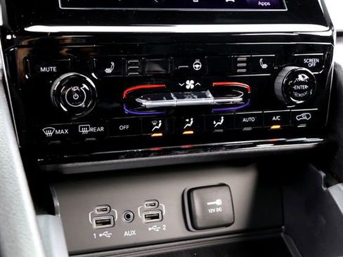 New 2025 Jeep Grand Cherokee L Laredo image 15