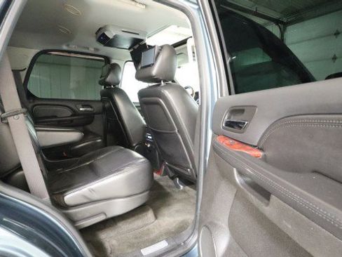 Used 2009 Cadillac Escalade AWD image 11
