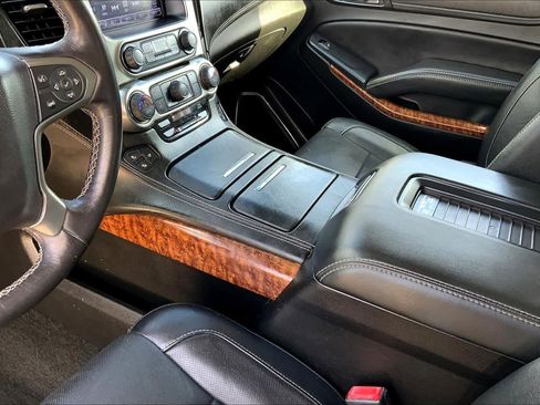 Used 2018 Chevrolet Tahoe Premier AWD/4WD image 17