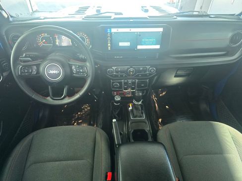 Used 2024 Jeep Wrangler Unlimited Rubicon AWD/4WD image 11