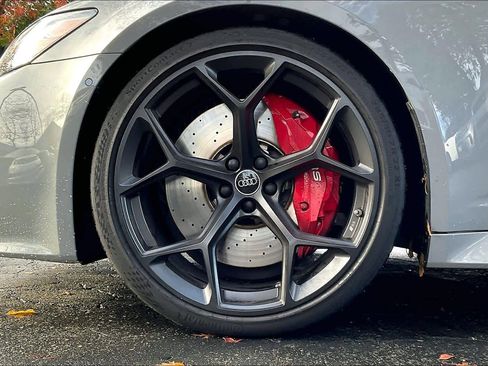 Used 2024 Audi RS 6 performance image 12