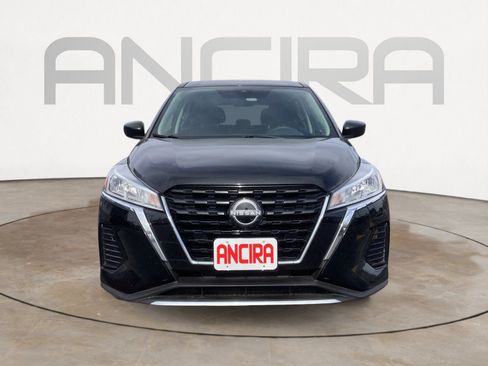 Used 2022 Nissan Kicks S image 8