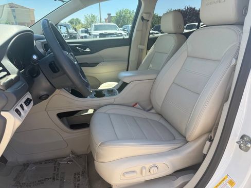 Used 2023 GMC Acadia Denali w/ Denali Ultimate Package AWD/4WD image 10