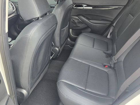 Used 2025 Kia Seltos EX w/ EX Sunroof Package FWD image 11