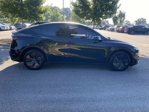 Used 2026 Tesla Model Y Long Range AWD/4WD image 2