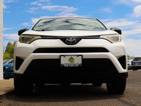 Used 2018 Toyota RAV4 LE w/ All Weather Liner Package FWD image 17