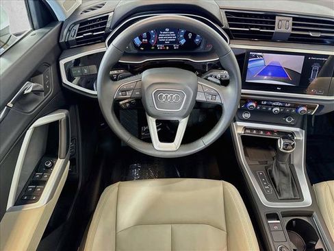 Used 2025 Audi Q3 2.0T Premium w/ Convenience Package AWD/4WD image 21