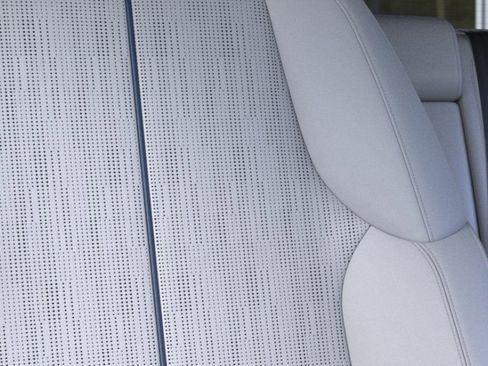 New 2026 Cadillac Optiq Luxury 2 image 21