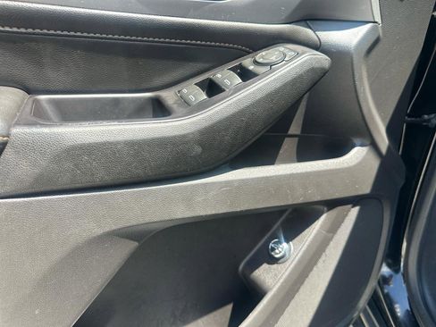 Used 2018 Chevrolet Traverse LT AWD/4WD image 16